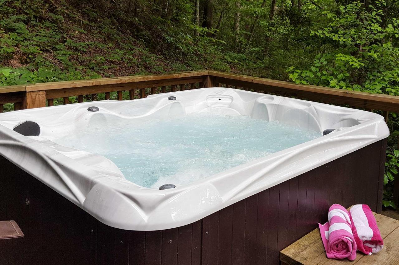 Natures Retreat With Hot Tub 7 Mi To Bryson City Whittier Exterior photo